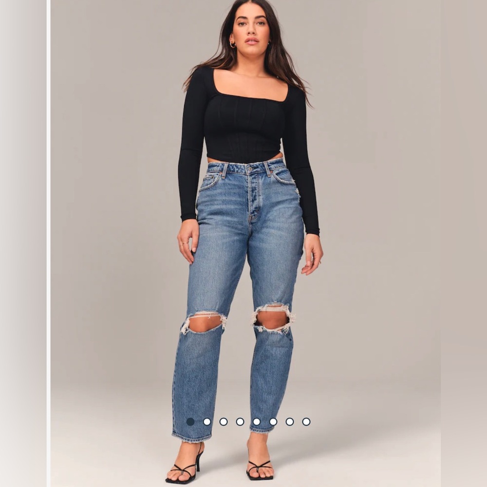Abercrombie & Fitch boyfriend straight jean, dark wash denim.  Fit like a size 2
